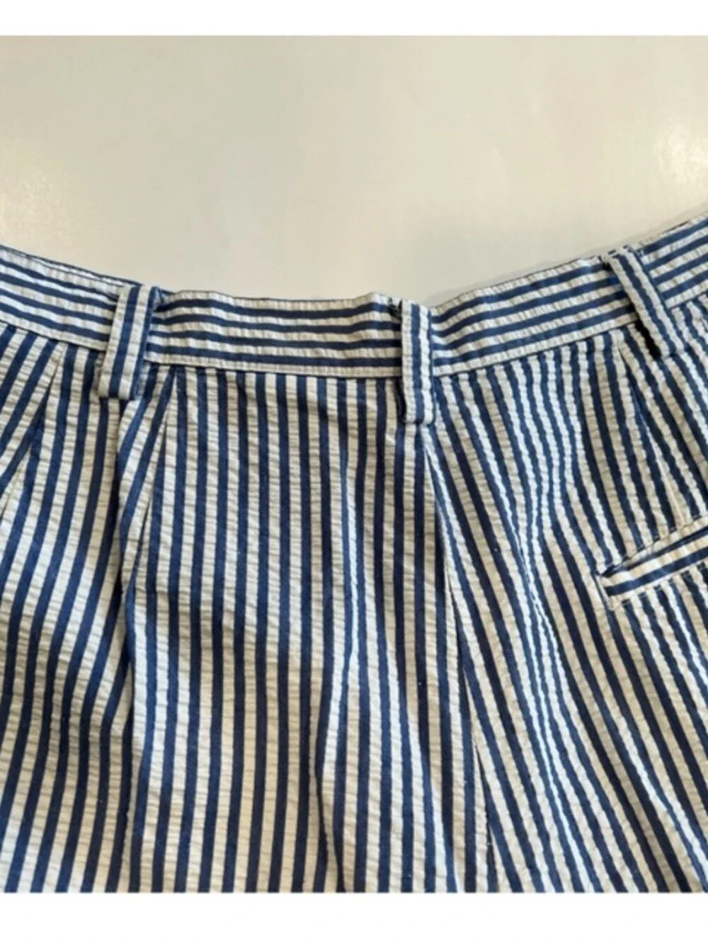 Gap Women High Waist Seersucker Shorts Size 10 Blue White Stripes Pockets.